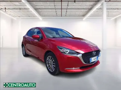Usata Mazda 2 Exceed 90 CV (66 kW) 2022 Rosso metallizzato Berlina
