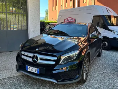 Usata Mercedes GLA200 136 CV (100 kW) 2015 Nero SUV
