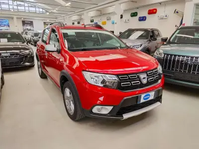 Occasion Dacia Sandero Comfort 90 PK (66 kW) 2020 Rood Sedan