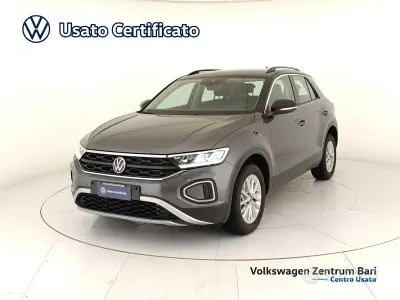 Usata VW T-Roc Life 110 CV (80 kW) 2023 Grigio SUV