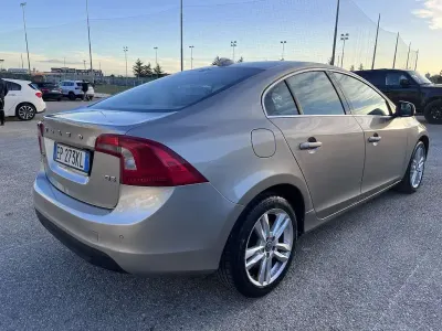 Usata Volvo S60 Summum 136 CV (100 kW) 2012 Berlina