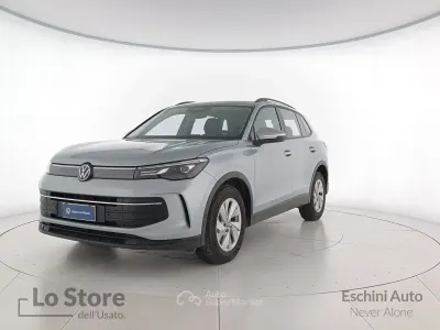 Usata VW Tiguan Life 150 CV (110 kW) 2024 Dolomite silver metallizzato SUV