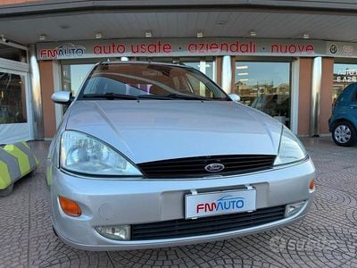 Usata Ford Focus 90 CV (66 kW) 1999 Argento Station wagon