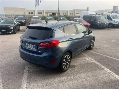 Usata Ford Fiesta Titanium 125 CV (91 kW) 2024 Blu metallizzato Berlina