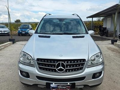 Usata Mercedes ML320 224 CV (164 kW) 2006 Argento SUV