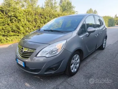 Usata Opel Meriva 101 CV (74 kW) 2011 Grigio Monovolume
