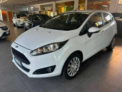 Usata Ford Fiesta Business Edition 95 CV (69 kW) 2017 Bianco Utilitaria
