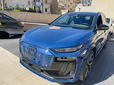 Usata Audi Q6 e-tron Edition .1 119 kW (163 CV) 2024 Blu/azzurro SUV