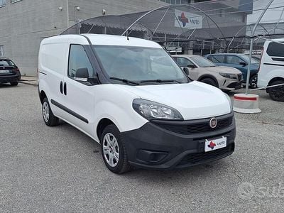 Usata Fiat Doblò Lounge 95 CV (69 kW) 2020 Bianco Monovolume