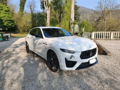 Usata Maserati Levante GranLusso 349 CV (256 kW) 2023 SUV