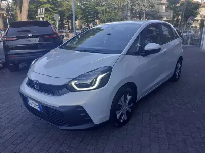 Usata Honda Jazz Elegance 107 CV (78 kW) 2025 Argento Utilitaria