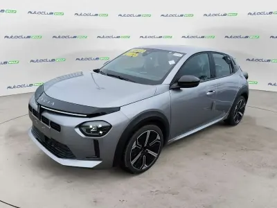 Nuova Lancia Ypsilon 101 CV (74 kW) 2025 Grigio granito Utilitaria