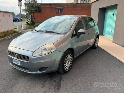 Usata Fiat Grande Punto 75 CV (55 kW) 2010 Grigio Utilitaria