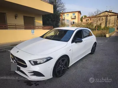 Usata Mercedes A180 AMG line 116 CV (85 kW) 2022 Bianco Berlina