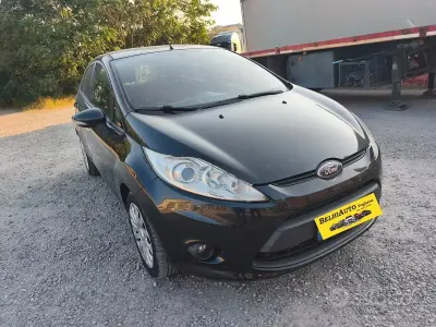 Usata Ford Fiesta 69 CV (50 kW) 2011 Nero Berlina