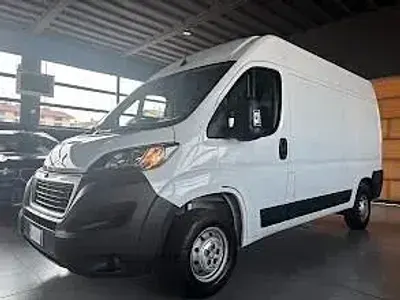 Usata Peugeot Boxer 140 CV (102 kW) 2024 Bianco Furgone