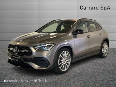 Usata Mercedes GLA200 Premium 163 CV (119 kW) 2022 Grigio montagna SUV