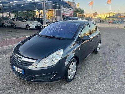 Usata Opel Corsa Enjoy 74 CV (54 kW) 2009 Grigio Berlina