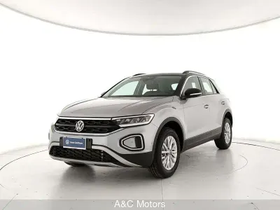 Usata VW T-Roc Life 150 CV (110 kW) 2025 Argento SUV