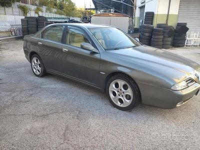 Alfa Romeo 166
