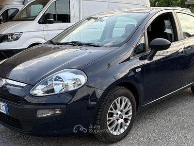 Usata Fiat Grande Punto 69 CV (50 kW) 2012 Blu Utilitaria
