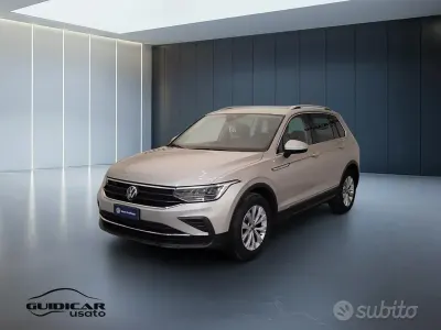 Usata VW Tiguan Life 131 CV (96 kW) 2023 Grigio SUV