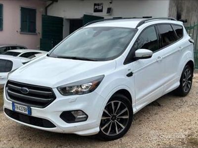 Usata Ford Kuga S 120 CV (88 kW) 2017 Bianco SUV