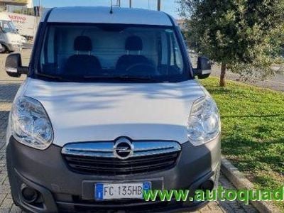 Begagnad Opel Combo S 105 HK (77 kW) 2015 Vit Minibuss