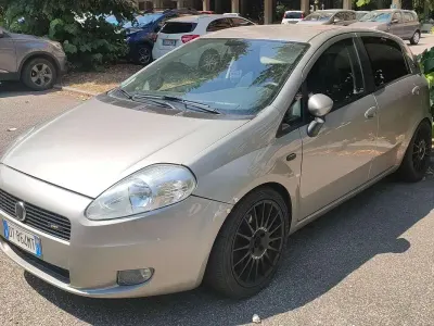 Usata Fiat Punto Sport 120 CV (88 kW) 2009 Grigio Utilitaria
