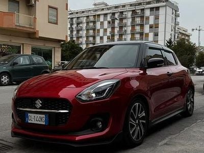 Usata Suzuki Swift 83 CV (61 kW) 2022 Rosso Utilitaria