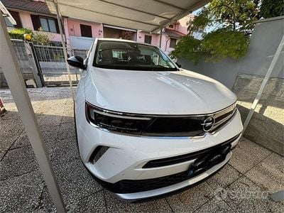 Usata Opel Mokka Elegance 101 CV (74 kW) 2022 Bianco SUV