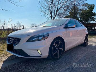 Usata Volvo V40 R-Design 114 CV (83 kW) 2013 Bianco Berlina