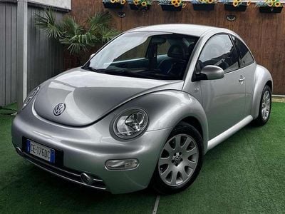 Usata VW New Beetle 101 CV (74 kW) 2002 Argento Utilitaria