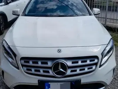 Usata Mercedes GLA180 122 CV (89 kW) 2017 Bianco SUV