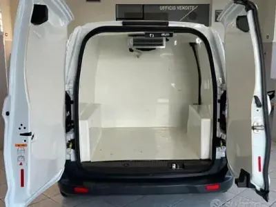 Usata Ford Transit Courier Trend 75 CV (55 kW) 2023 Bianco Furgone