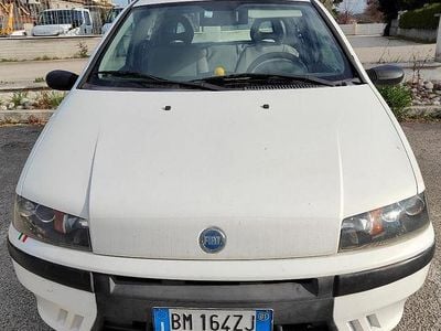 Usata Fiat Punto 60 CV (44 kW) 2001 Bianco Utilitaria