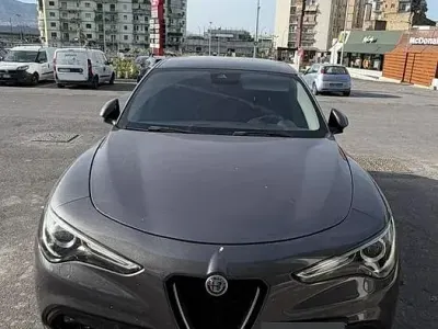 Usata Alfa Romeo Stelvio 190 CV (139 kW) 2021 Grigio SUV
