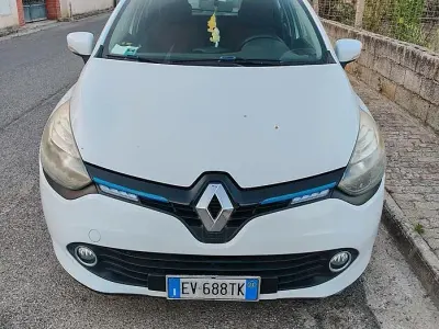 Begagnad Renault Clio IV 73 HK (53 kW) 2015 Vit Sedan