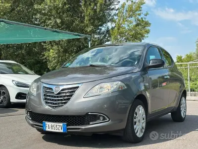 Usata Lancia Ypsilon Silver 69 CV (50 kW) 2014 Grigio Utilitaria