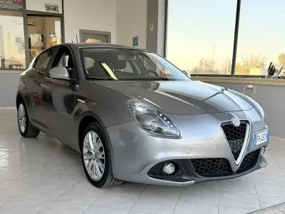 Usata Alfa Romeo Giulietta 120 CV (88 kW) 2017 Grigio Utilitaria