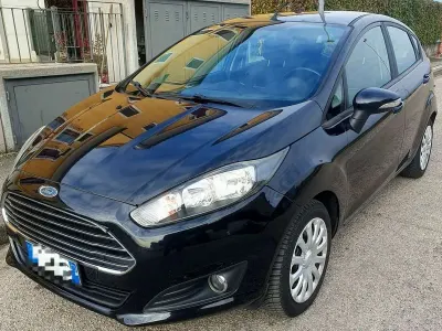 Usado Ford Fiesta Titanium 75 HP (55 kW) 2013 Preto Sedan