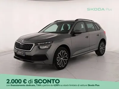 Usado Skoda Kamiq Ambition 110 CV (80 kW) 2023 Gris SUV
