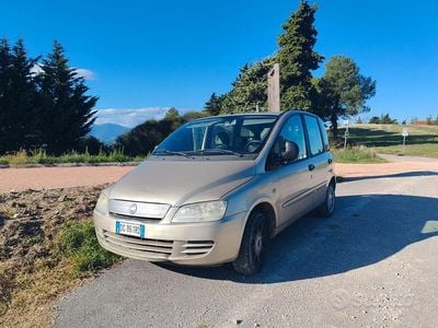 Usata Fiat Multipla 103 CV (75 kW) 2007 Oro Monovolume