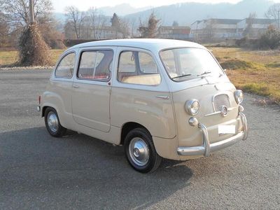 Usata Fiat 750 29 CV (21 kW) 1962 Beige Monovolume