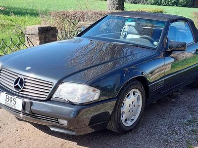 Begagnad Mercedes SL300 190 HK (139 kW) 1990 Svart Sedan
