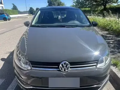 Usata VW Polo 90 CV (66 kW) 2016 Grigio Berlina