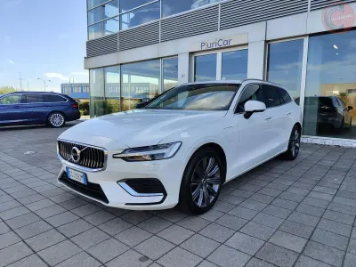 Usata Volvo V60 253 CV (186 kW) 2021 Bianco Station wagon