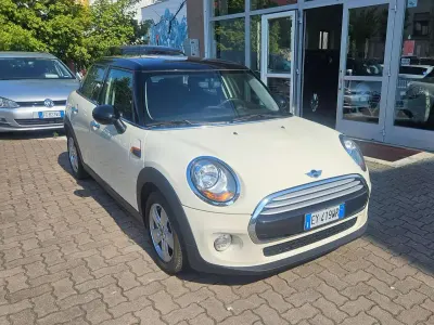 Usata Mini Cooper 136 CV (100 kW) 2015 Beige Utilitaria