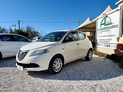 Usata Lancia Ypsilon Silver 69 CV (50 kW) 2014 Bianco Utilitaria