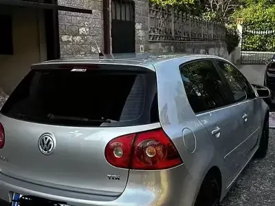 Usata VW Golf IV 105 CV (77 kW) 2005 Berlina